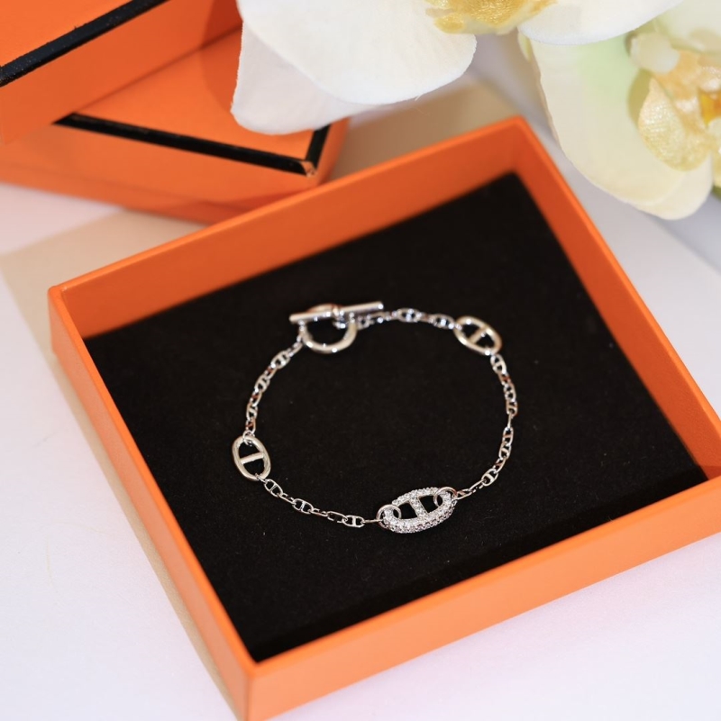 H**me5 bracelets